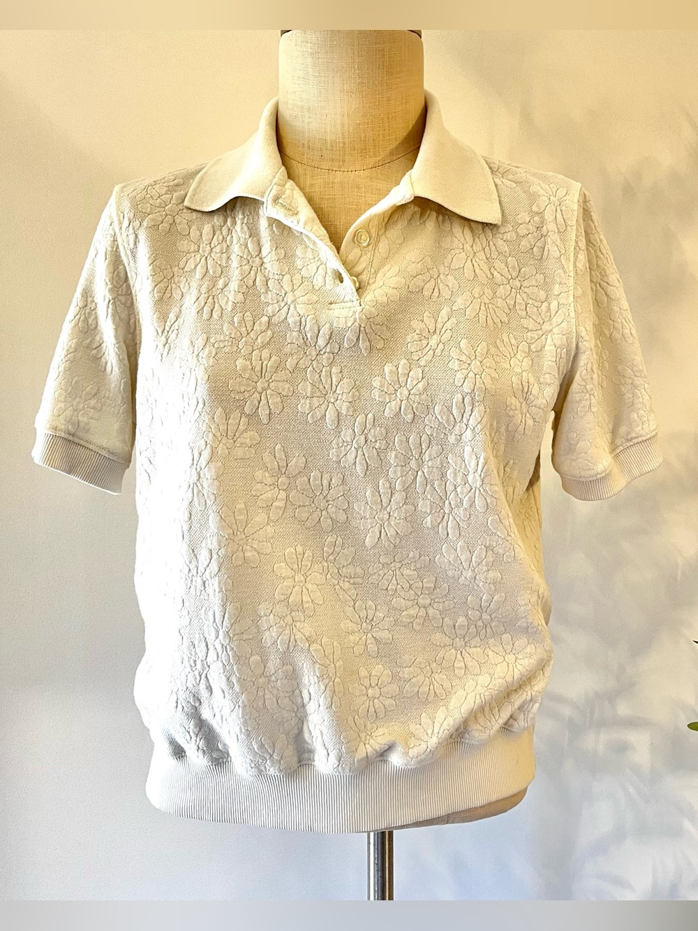 Vintage Women's Cream Floral jacquard Knit Polo Top